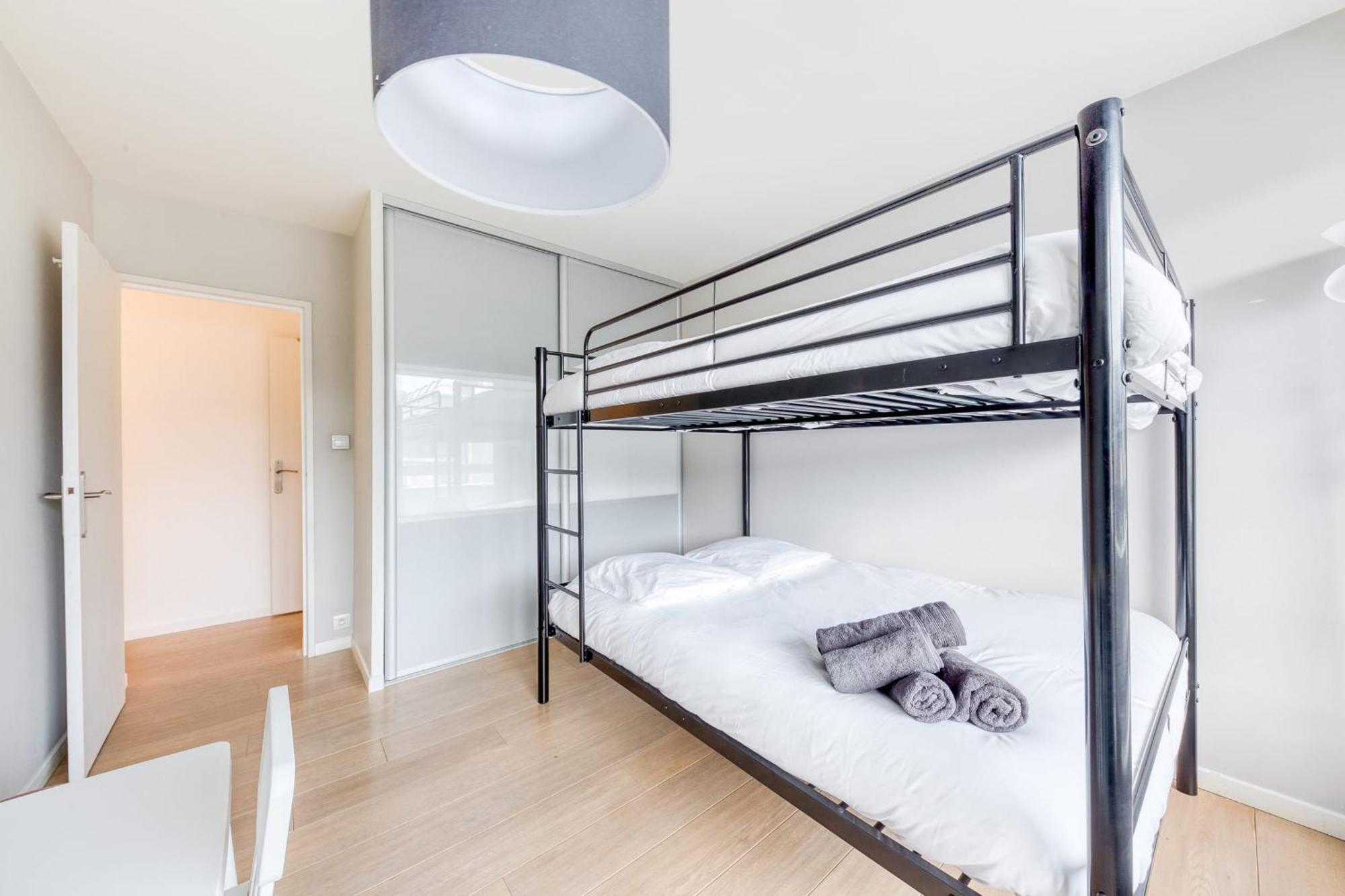 Grand Appartement Spacieux - Proche Paris Sevres Exterior photo