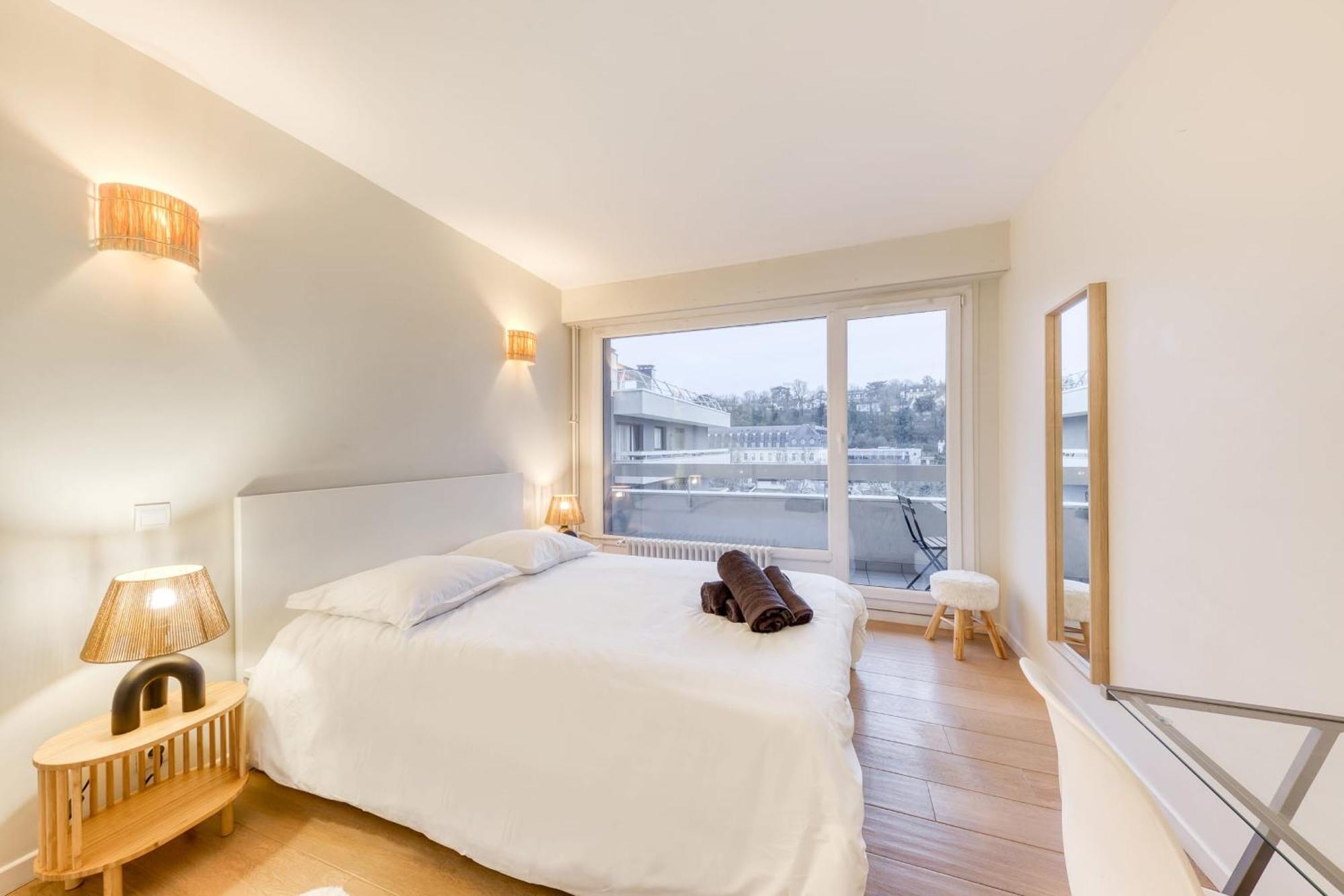 Grand Appartement Spacieux - Proche Paris Sevres Exterior photo